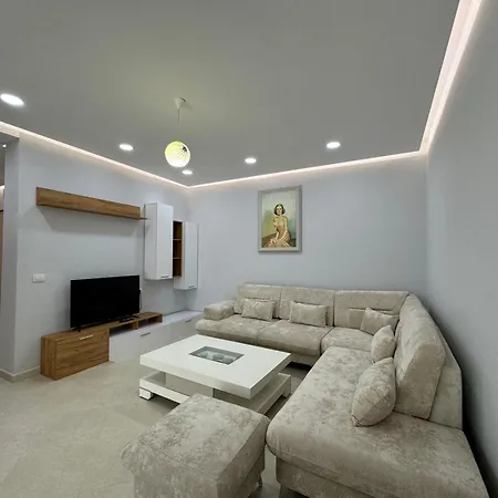 Apartment House In Beach *