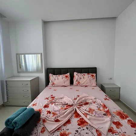 Apartment House In Beach *